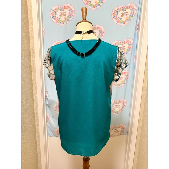 🌈 Beautiful Flower Art top - Picture 4 of 8